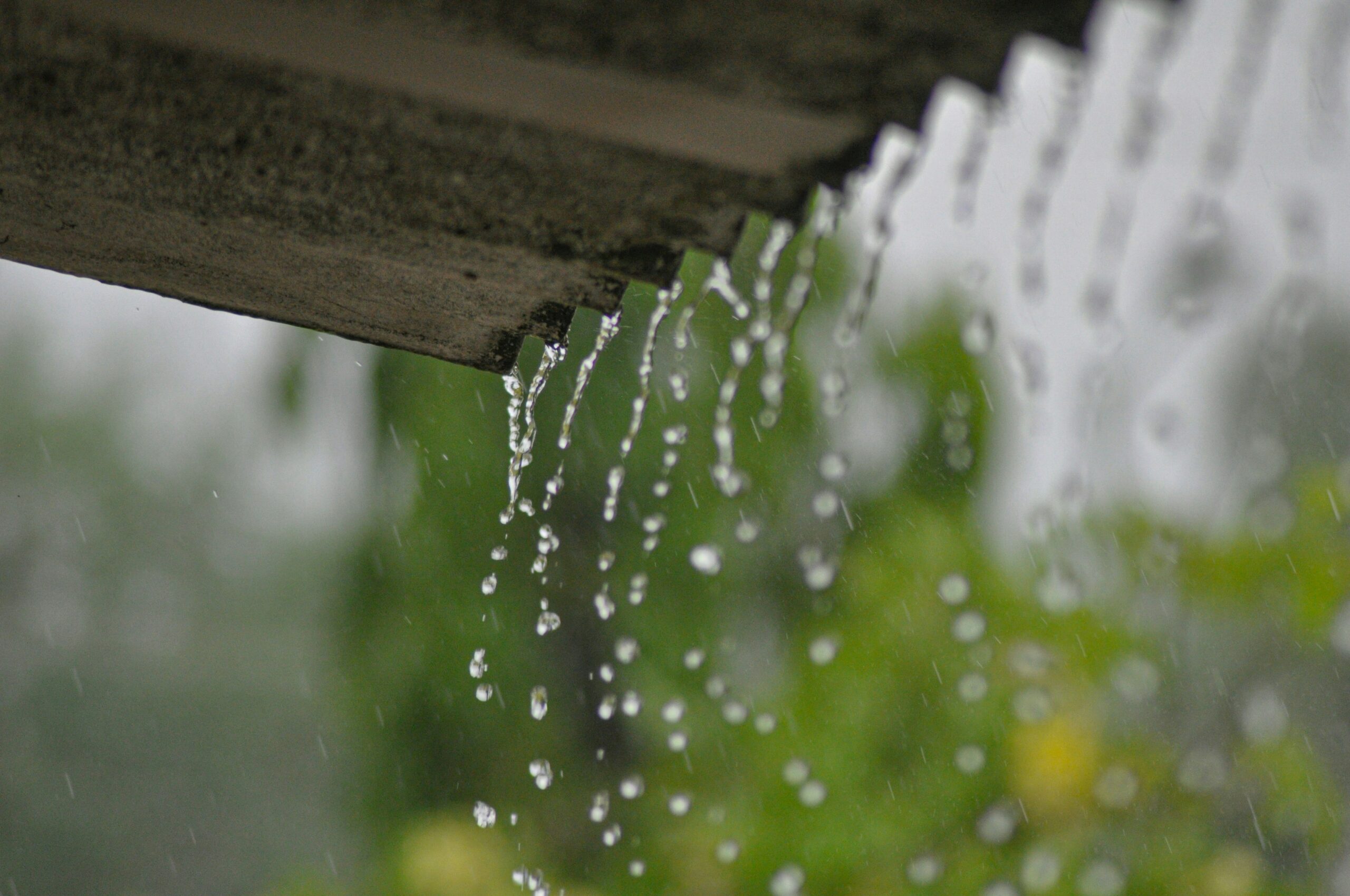 Assessing the value of rainwater tanks for future water security